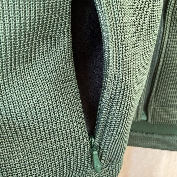 Storm Creek zip up sweater - Picture 3 of 10